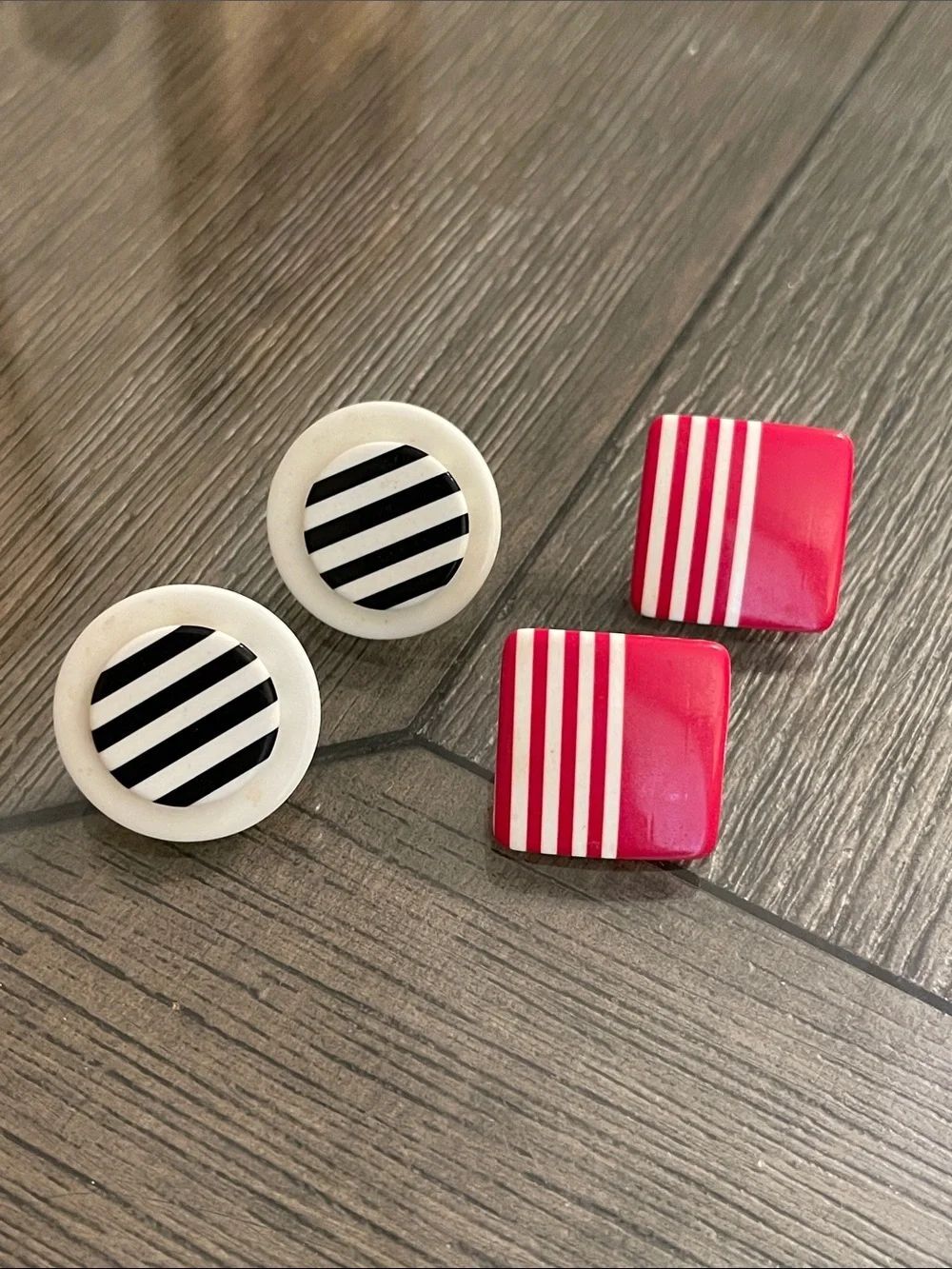 Vintage Geometric Striped Button Earrings Black & White - Red & White